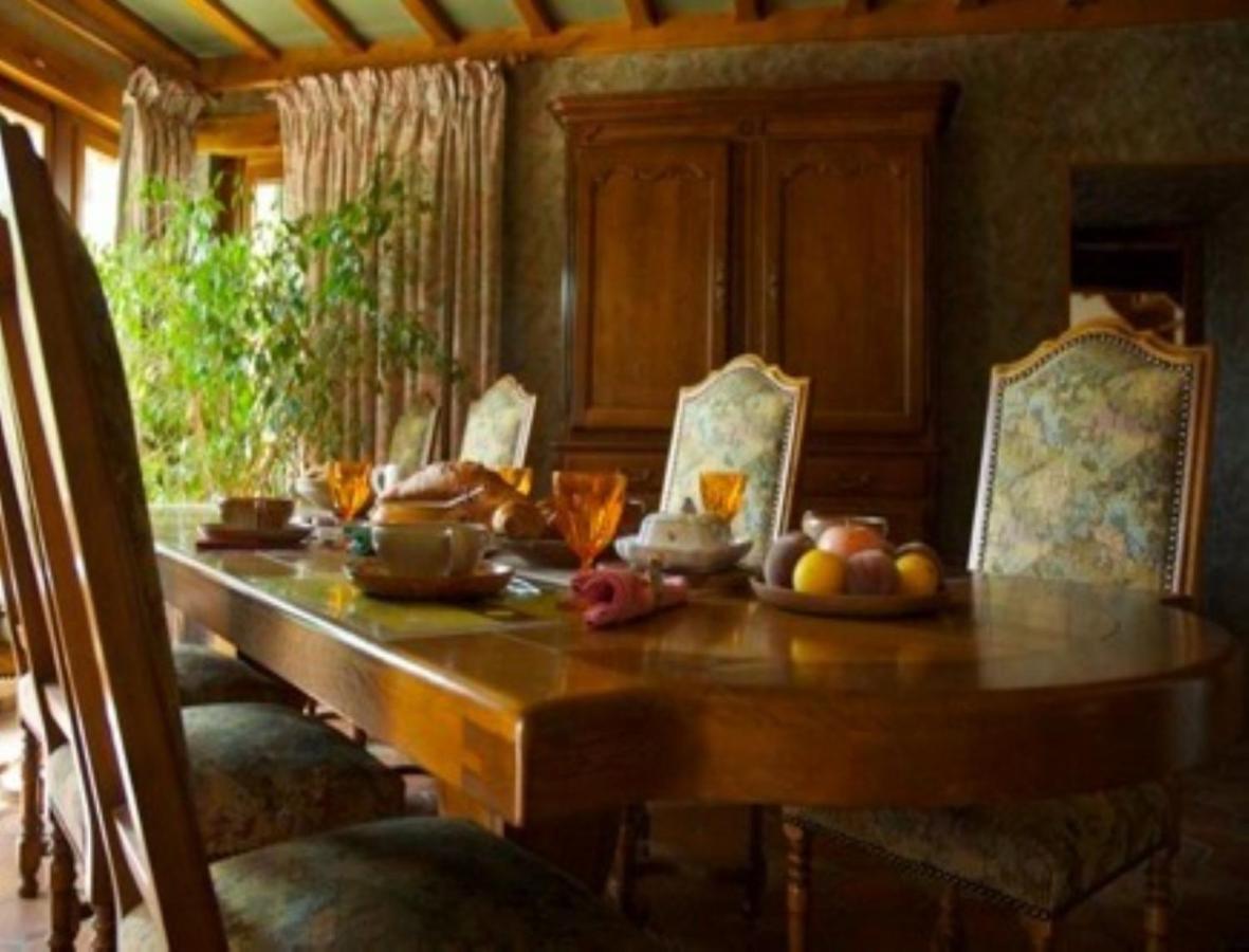 Chambres D'Hotes Les Pierries Vézannes Екстериор снимка